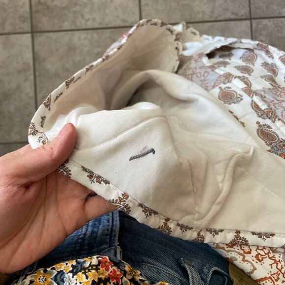 Boho-inspired lightweight quilt - Picture 2 of 3